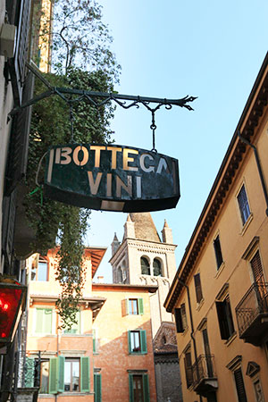 L'insegna della Bottega del vino di Verona