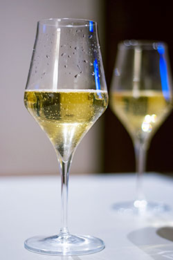 calici di vino spumante