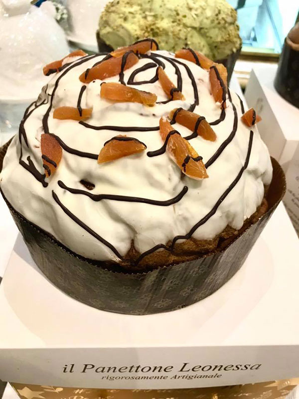 Panettone con albicocche Pellecchiella del Vesuvio