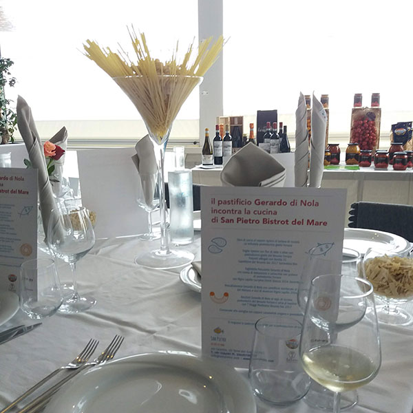 La tavola del San Pietro Bistrot del mare