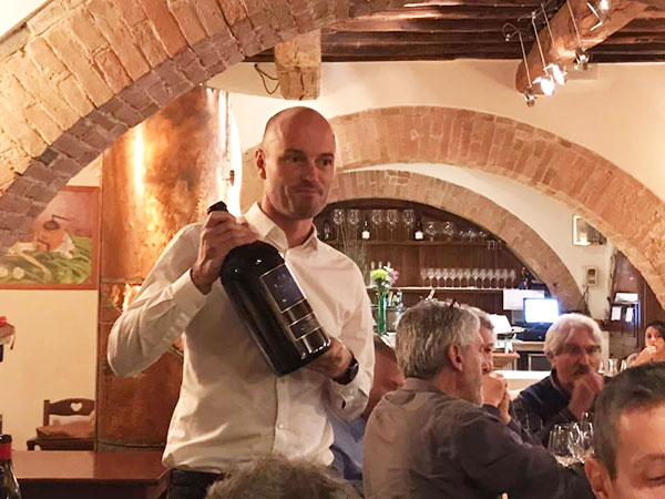 Leon Femfert titolare dell'azienda Nittardi presso ristorante Compagnia dei Vinattieri