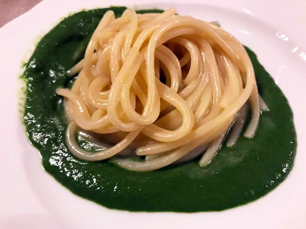 Bringoli con salsa alle ortiche