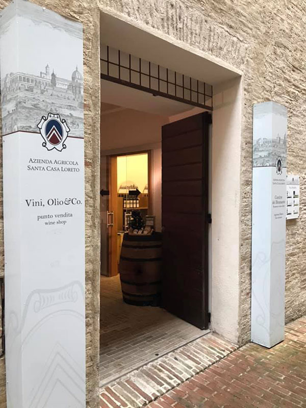 Esterno Cantine Bramante a Loreto
