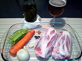 ingredienti per lo stinco