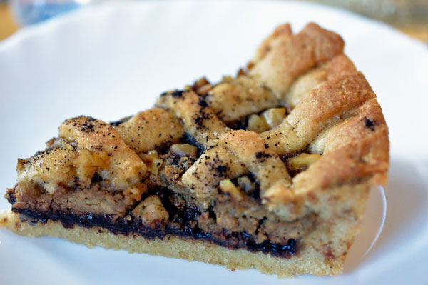 Torta di ricotta vegana al cioccolato e polvere di caffè