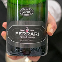Ferrari Trentodoc Perlé Nero Riserva 2010