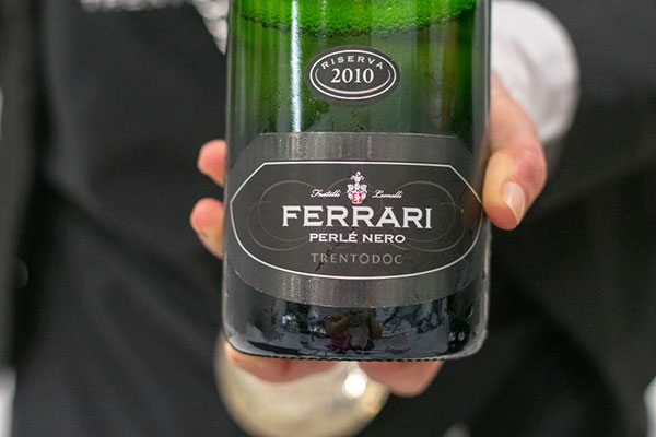 Ferrari Perlé Nero 2010