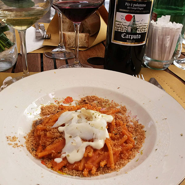 Spaghettoni spezzati come una pizza marinara