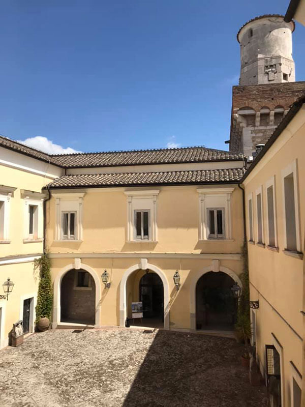 Il cortile interno della Rocca dei Rettori