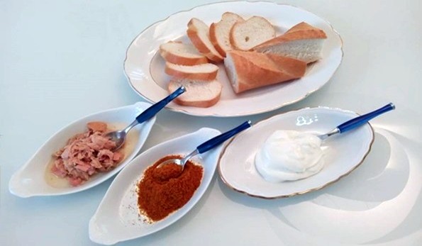 Crostini di tonno