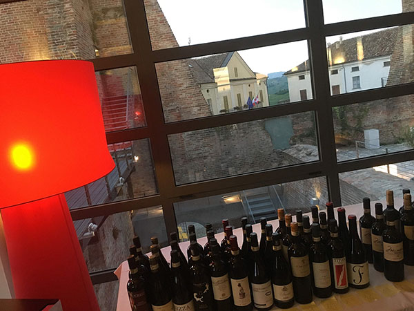 La degustazione del Nizza DOCG all'interno del Castsello di Moasca