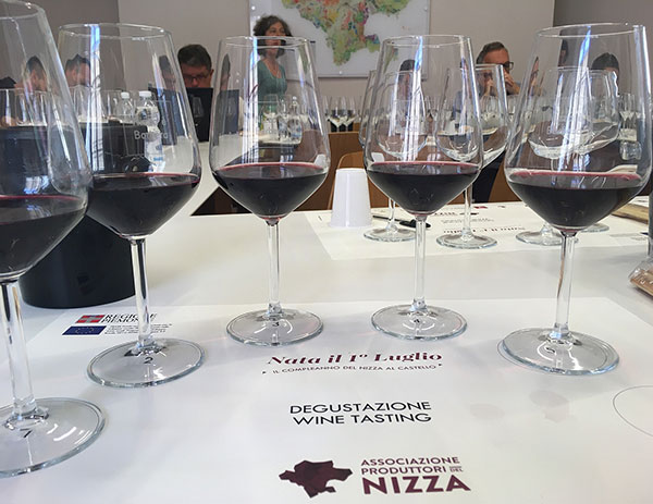 La degustazione di varie annate del Nizza DOCG