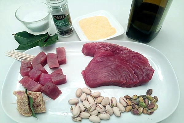 ingredienti Spiedini di tonno fresco con tranci di tonno fresco in crosta