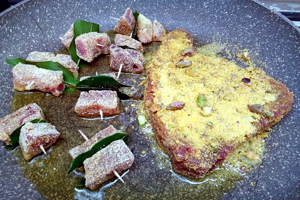 preparazione Spiedini di tonno fresco con tranci di tonno fresco in crosta