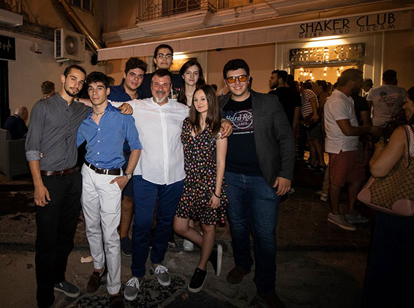 Francesco Conte fra i suoi clienti