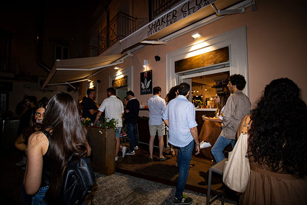 Esterno dello Shaker Club