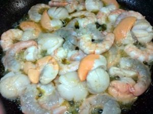 rigatoni con mazzancolle e capesante alla Vodka russa