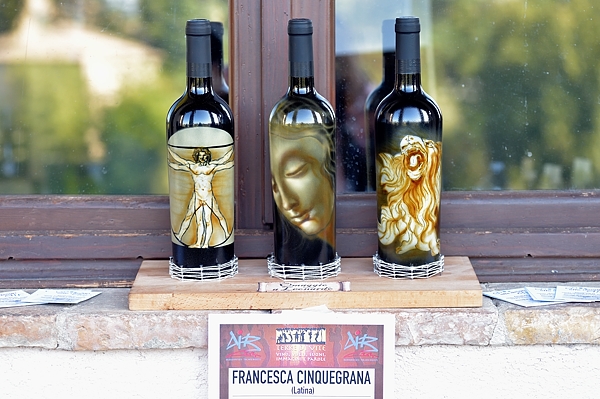 Bottiglie dipinte da Francesca Cinquegrana