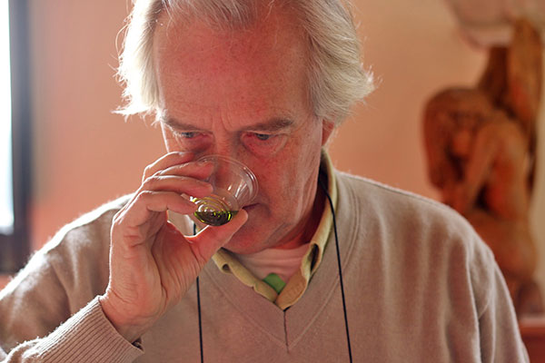 degustatore di olio a Corchiano