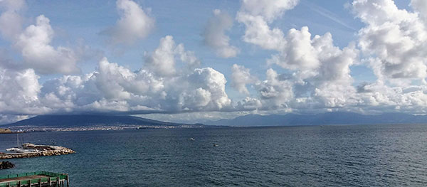 Il Golfo di Napoli visto da Palazzo Petrucci