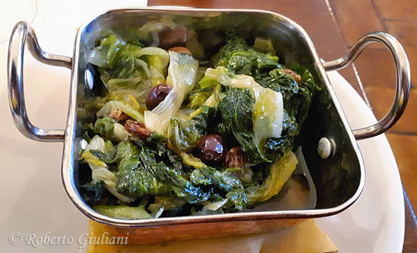 Scarola con uvetta e olive