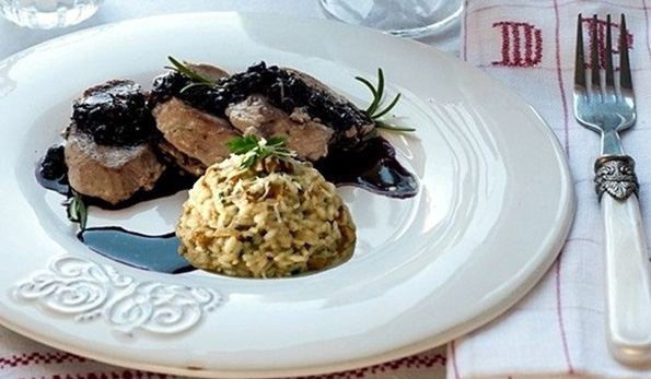 Medaglioni ai frutti di bosco con risotto ai funghi freschi