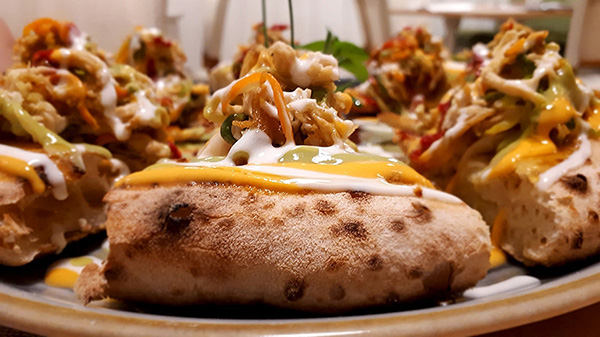 Particolare della pizza gourmet "La Fattoria"