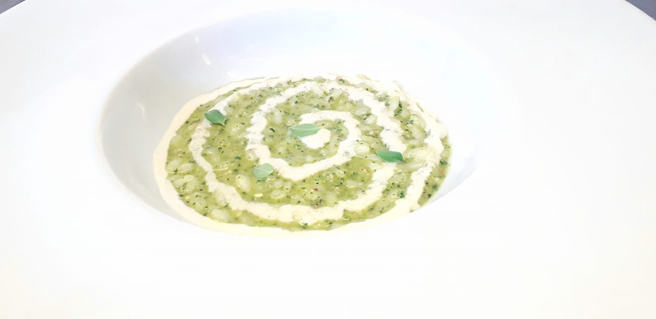 Riso Carnaroli di Tenuta Drovanti, borragine selvatica de La Selciatella, burro di panna fatto al Namo con le alici