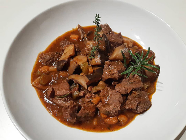 Spezzatino di manzo con funghi cardoncelli