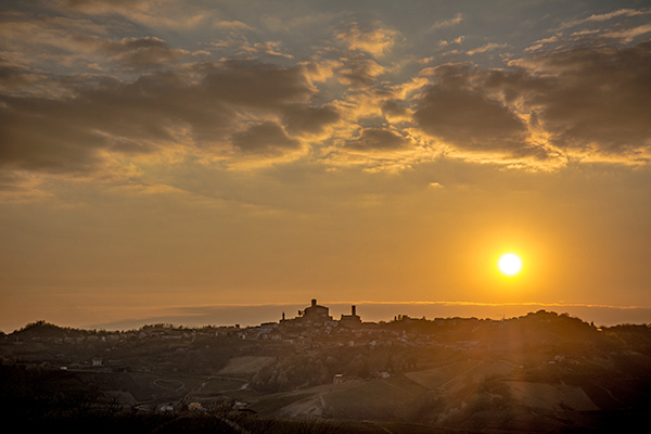 Tramonto su Cisterna d'Asti