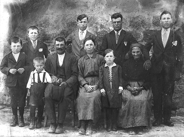 Foto antica famiglia Capitoni