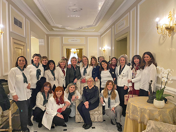 Gruppo DdV Emilia Romagna con le delegate di Piemonte e Sicilia e la Presidente