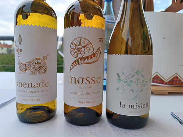 Menade, Nosso, La Mision