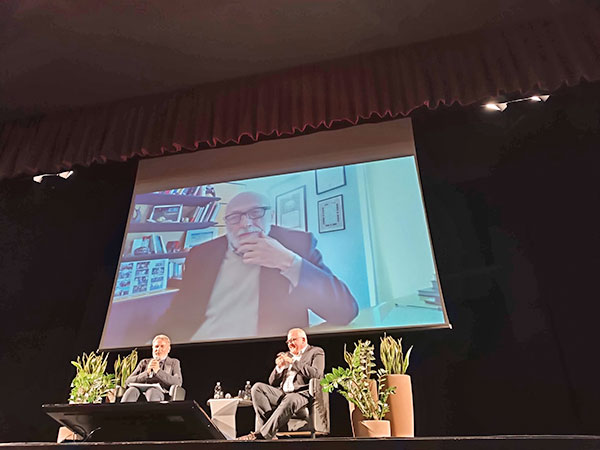 Carlo Petrini in collegamento