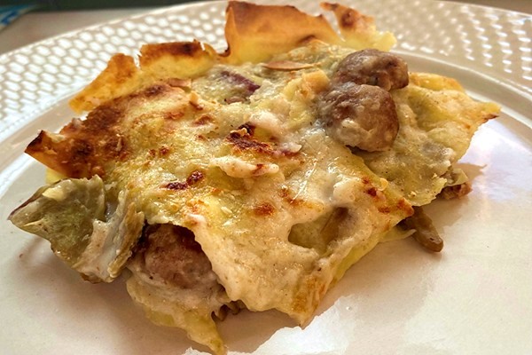 Lasagne, carciofi e polpettine di agnello