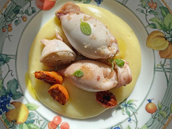 Calamari ripieni con provola