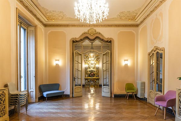 Villa Longoni, la sala del camino