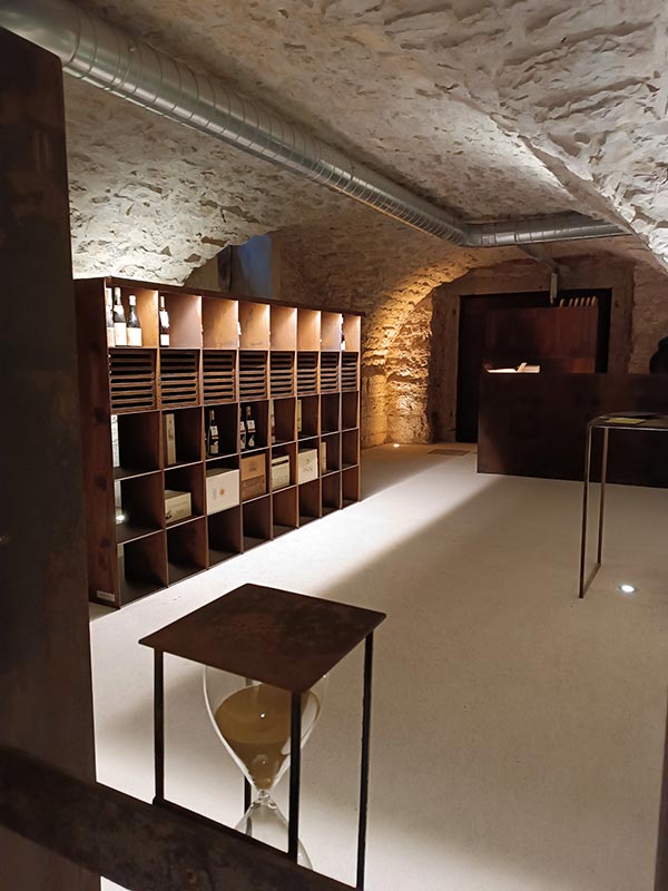 L'interno della Casa Caveau del Vino Santo