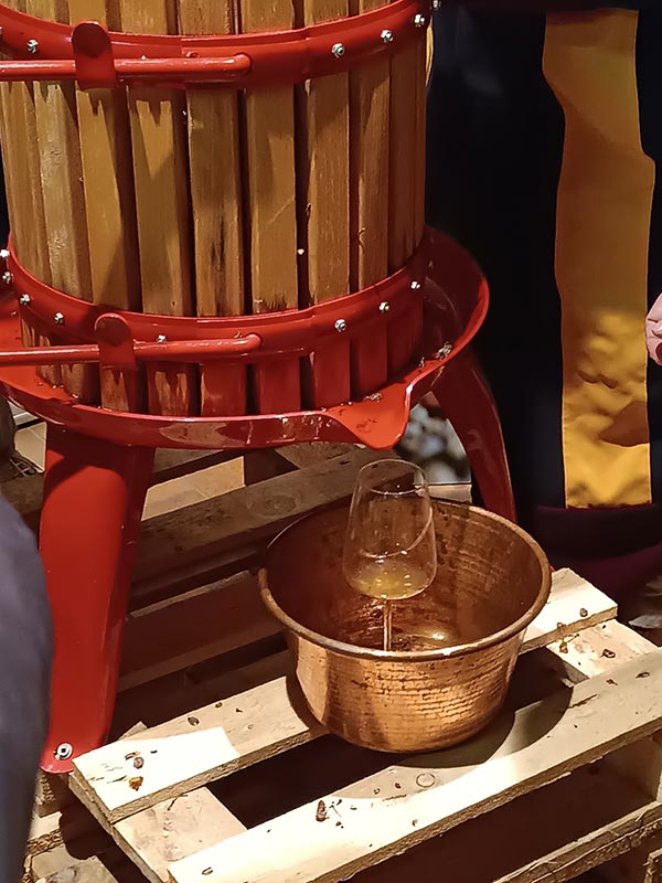 La spremitura della nosiola per il Vino Santo