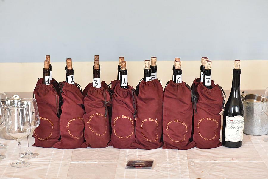 Bottiglie coperte Barbacarlo e Montebuono