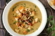 Zuppa autunnale di patate e porcini con Lambrusco scuro IGT Emilia