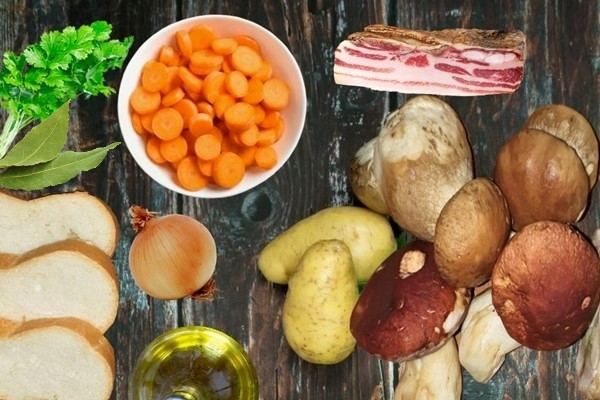 ingredienti Zuppa autunnale di patate e porcini