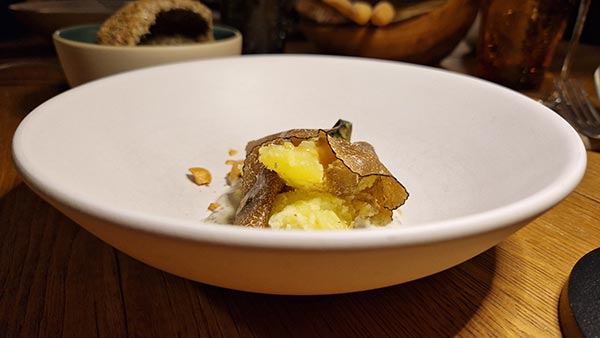 Patata con tartufo e nocciola