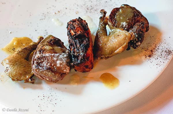 “Un piccione in vigna” – Petto e Coscia di Piccione (in doppia cottura), Patate della Vigna (pietanza tipica che si andava a consumare post vendemmia), Salsa Beurre Blanc, Acetosa e Polvere di Vinacce di Vespolina (vitigno autoctono dell’Alto Piemonte)