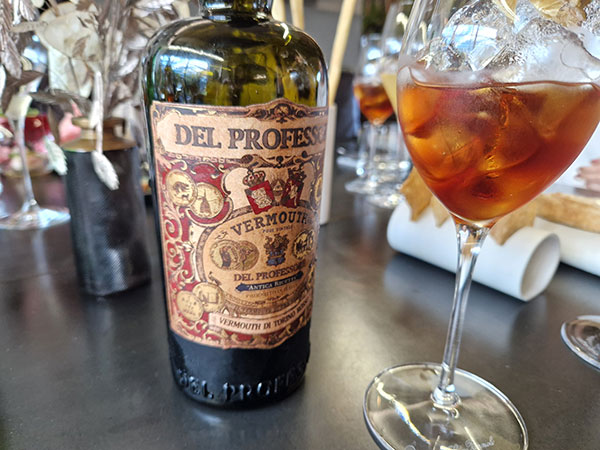 Drink Vermouth