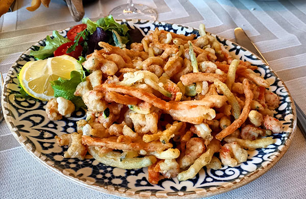 Fritto di gamberi di fiume