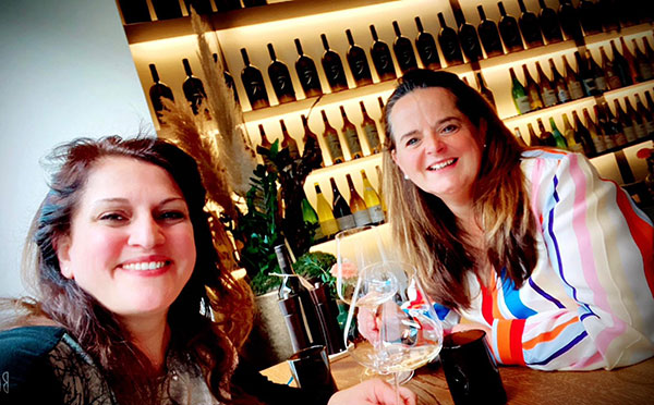 Rachele Bernardo con un'amica di Klagenfurt