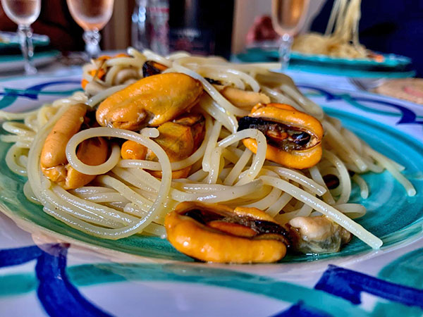 Spaghetti con le cozze e limone
