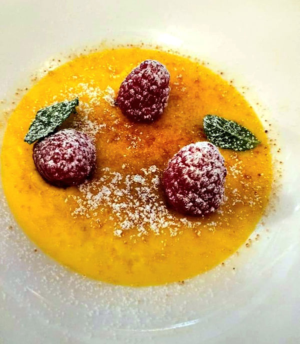 Crema bruciata e lamponi