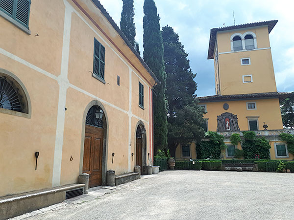 L'azienda Guicciardini Strozzi con la storica torre